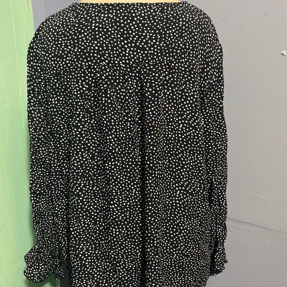 Suzanne Betro Black Top with White Dots - Picture 2 of 8